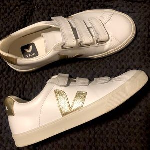 VEJA Recife Triple-Grip Bicolor Sneakers Size 36